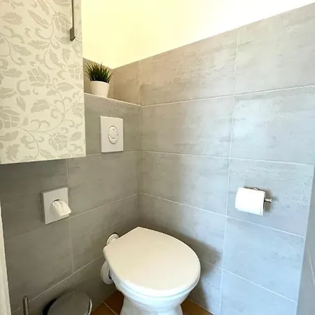 Papp-lakas Apartment Zirc